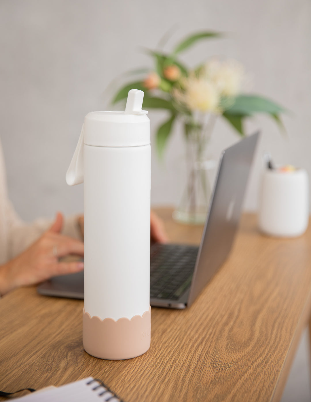 MontiiCo 700ml Drink Bottle Sipper - Blizzard