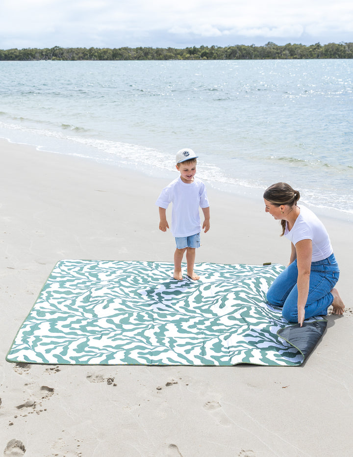 MontiiCo Picnic Rug - Cascade