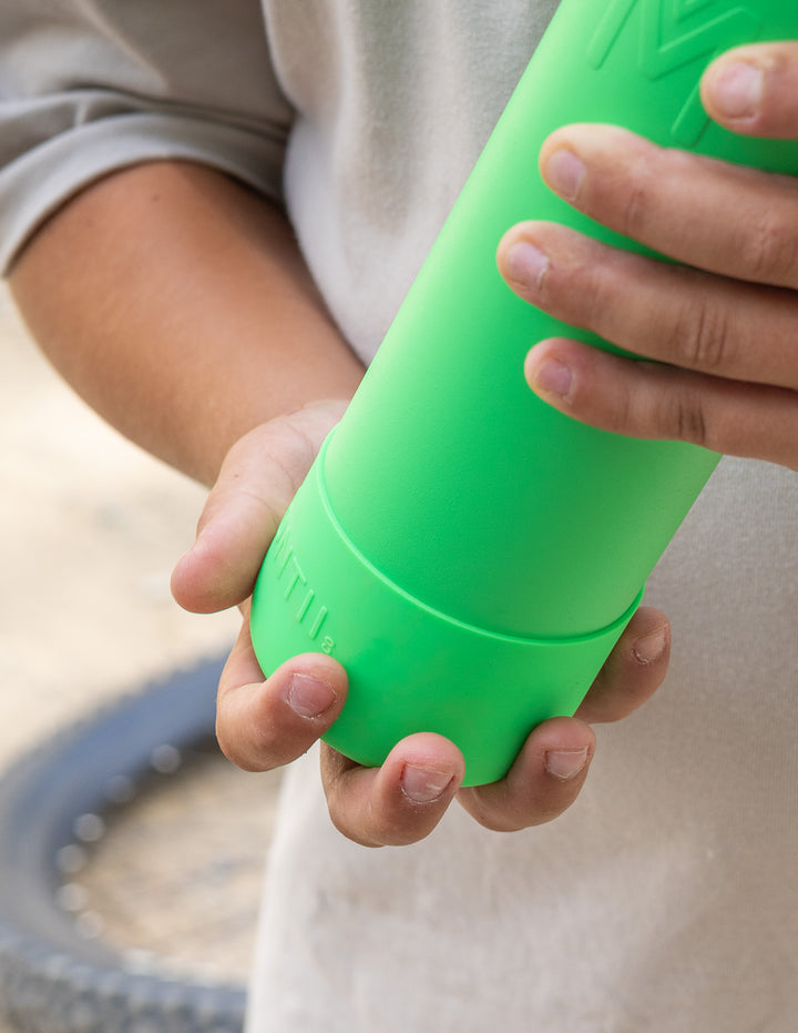 MontiiCo Small Bumper - 350ml, 475ml, 700ml - Apple