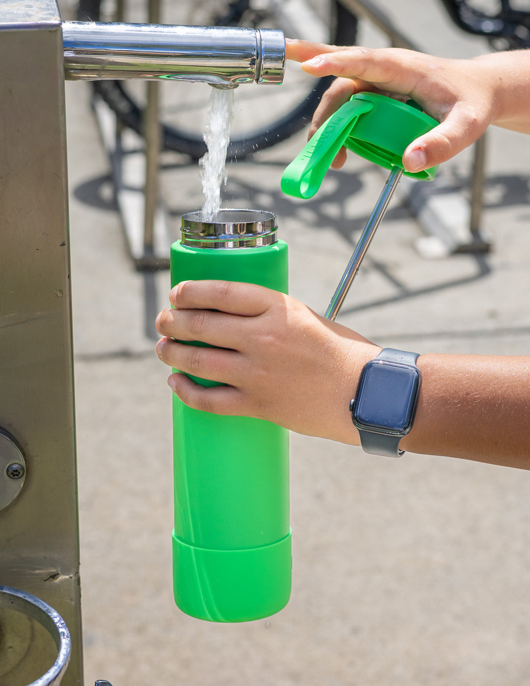 MontiiCo 700ml Fusion Drink Bottle Sipper - Apple