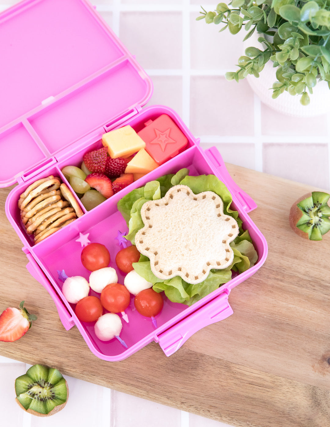 Lunch Punch Cut & Crimp Sandwich Pockets - Flower