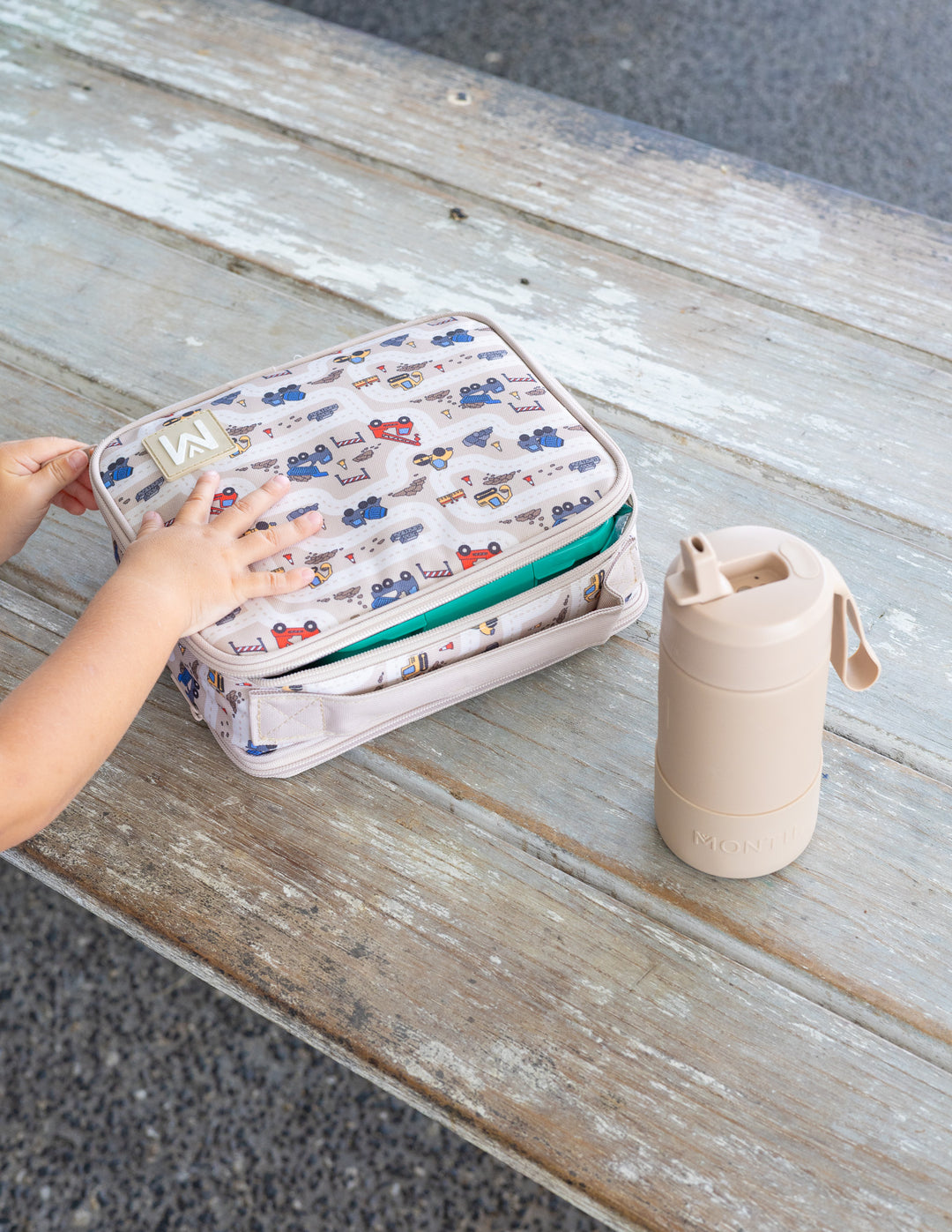 MontiiCo Medium Insulated Lunch Bag - Construction