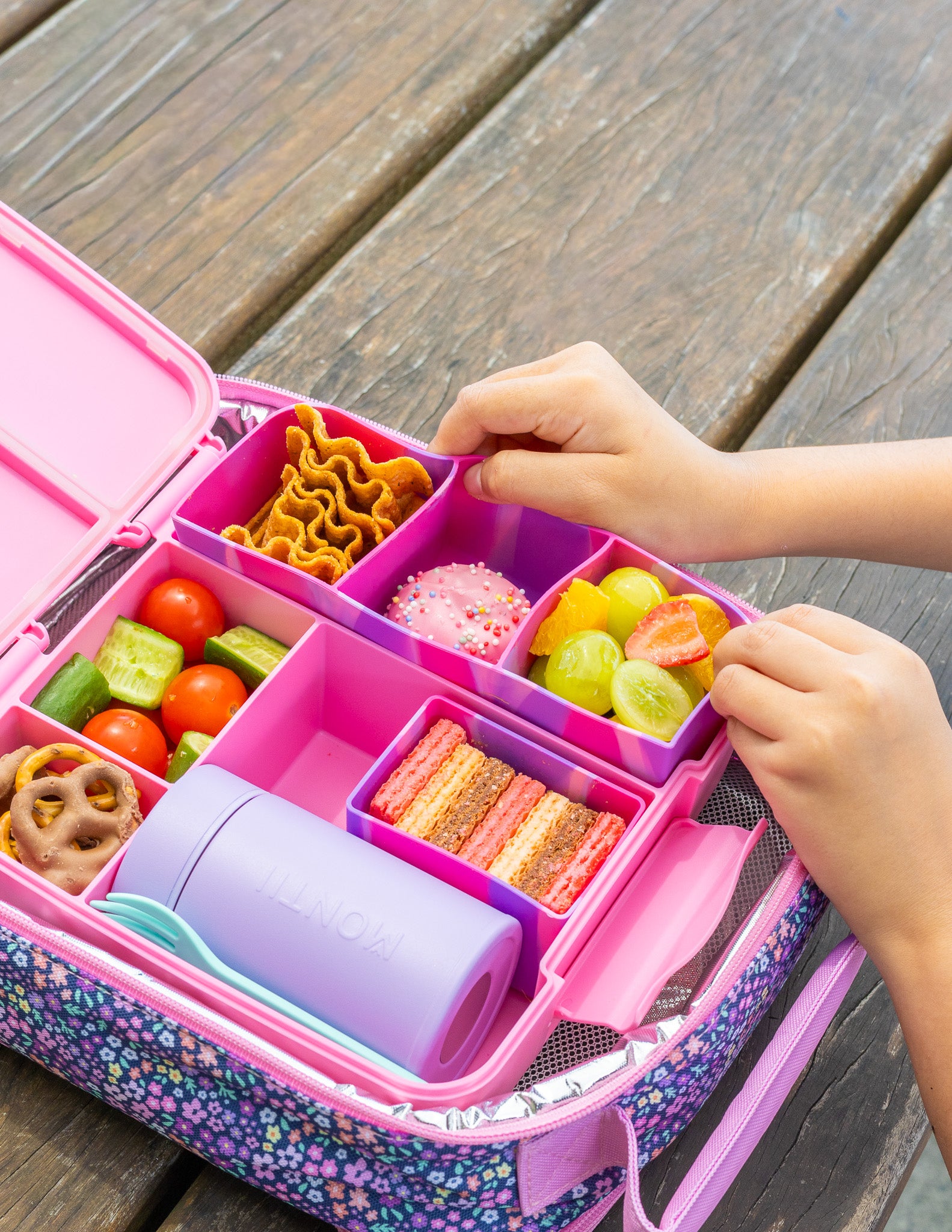 MonicaBelucch様②　5kg②箱 MontiiCo Snack Lunch Box - Fuchsia