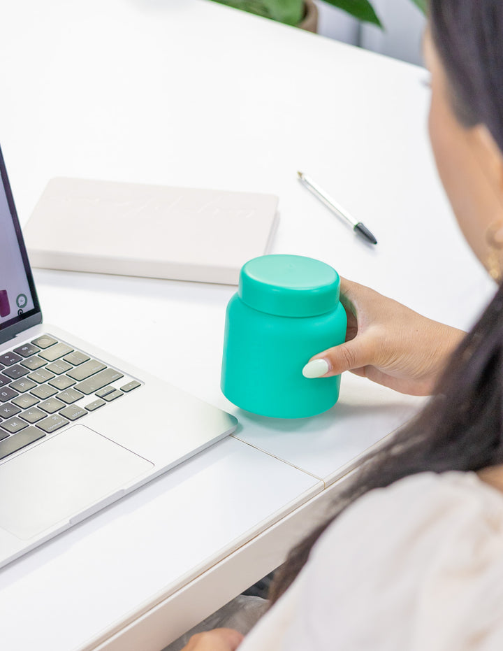 Insulated snack pot designed to keep food hot or cold while on the move