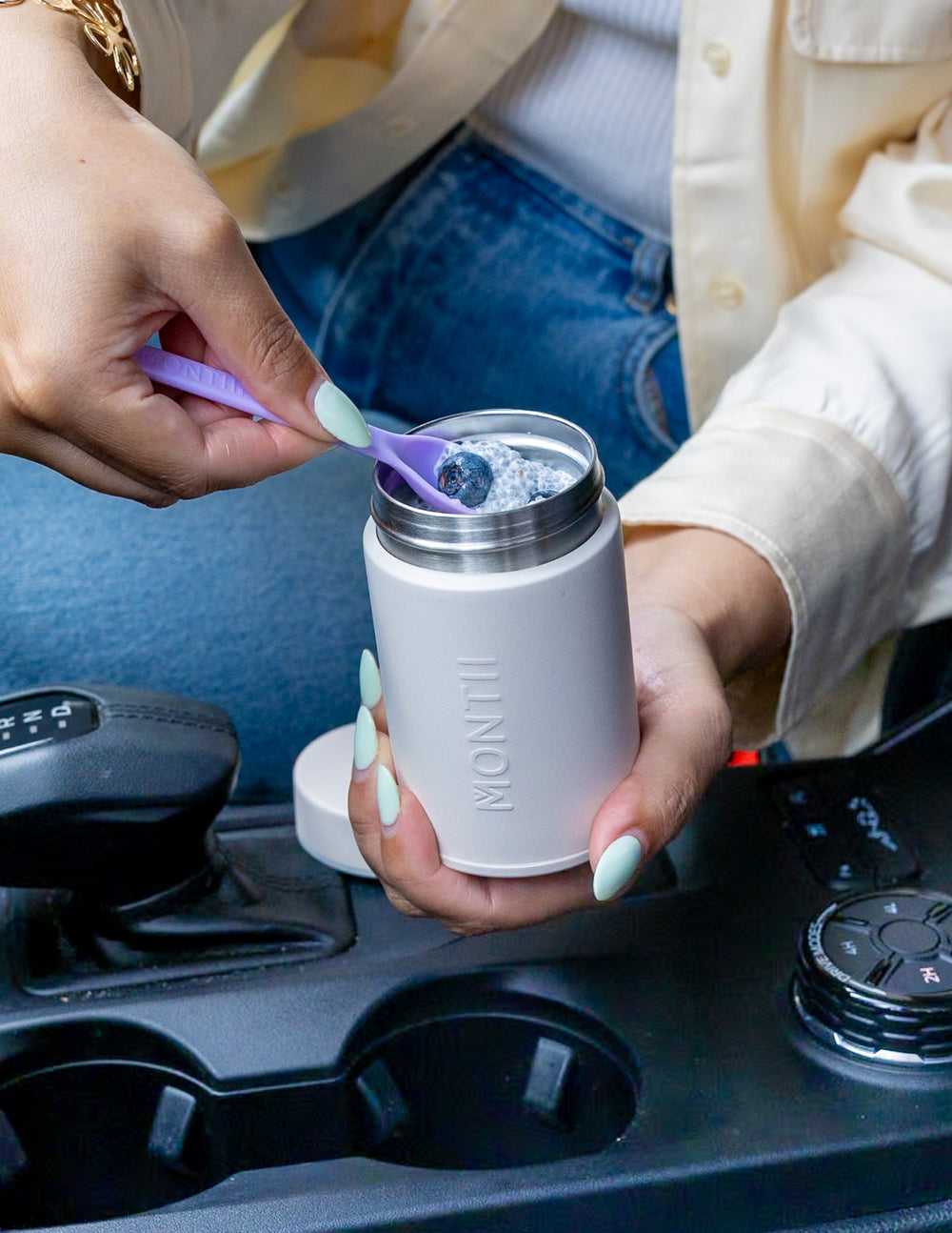 Insulated snack pot designed to keep food hot or cold while on the move