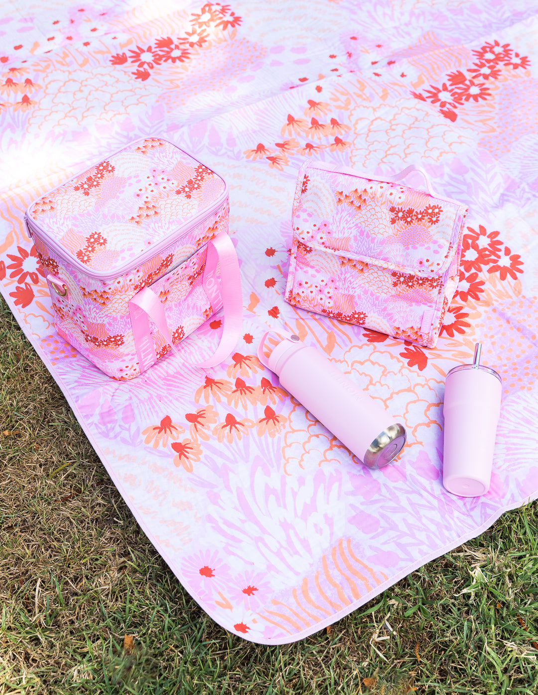 MontiiCo Picnic Rug - Bloom