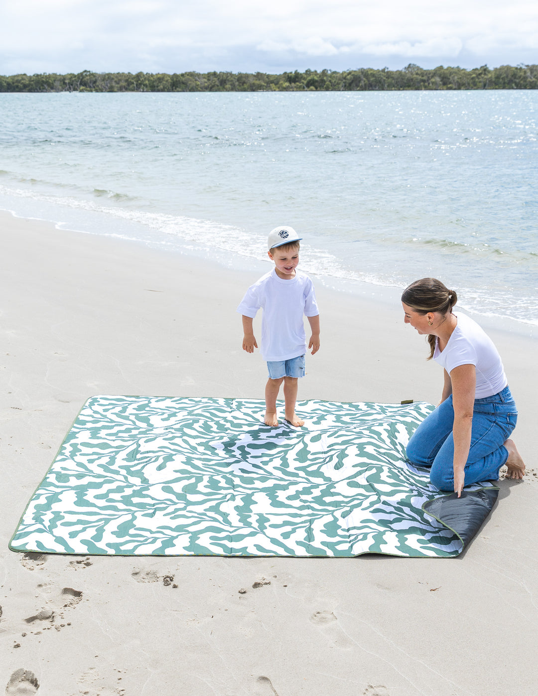 MontiiCo Picnic Rug - Cascade