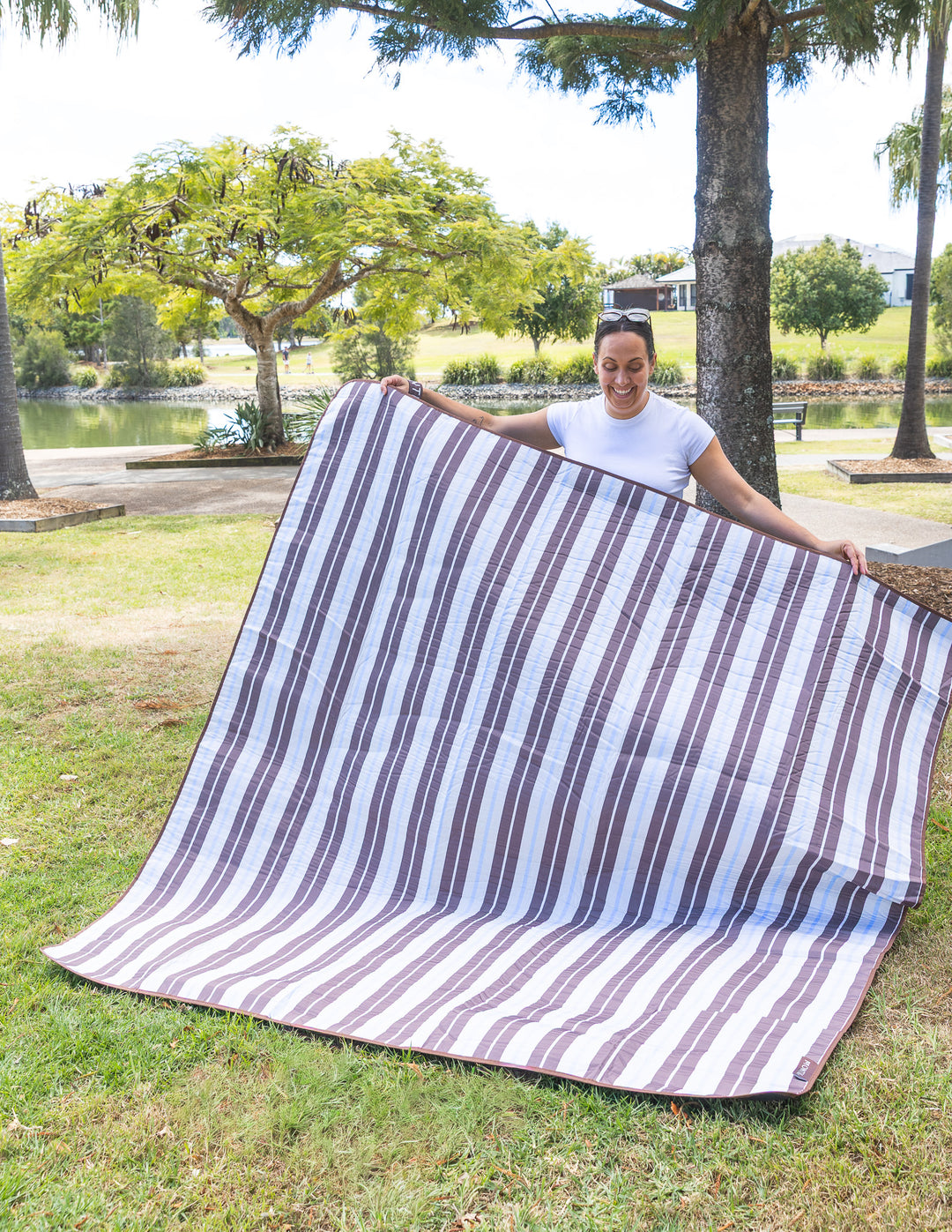 MontiiCo Sip & Sunshine Bundle - Latte Stripe