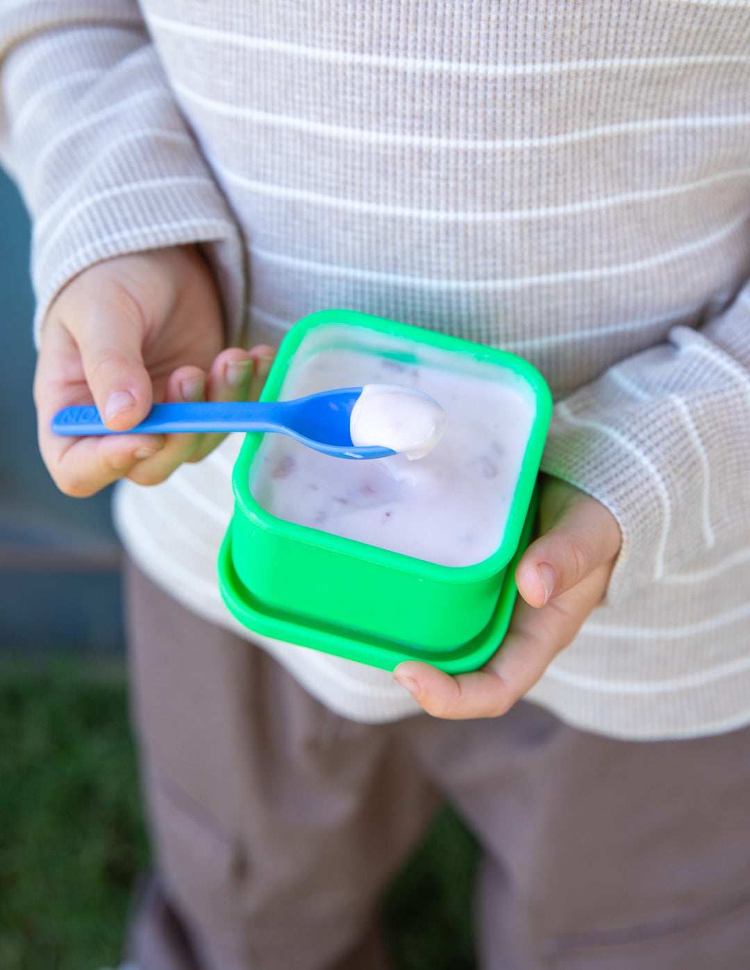 MontiiCo Silicone Snack Tub - Apple