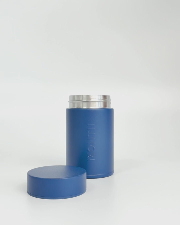 Stainless steel insulated thermos interior detail