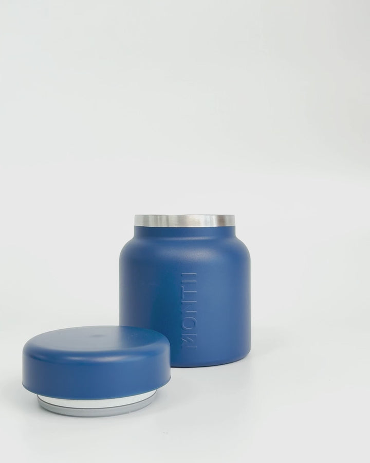 Stainless steel insulated thermos interior detail