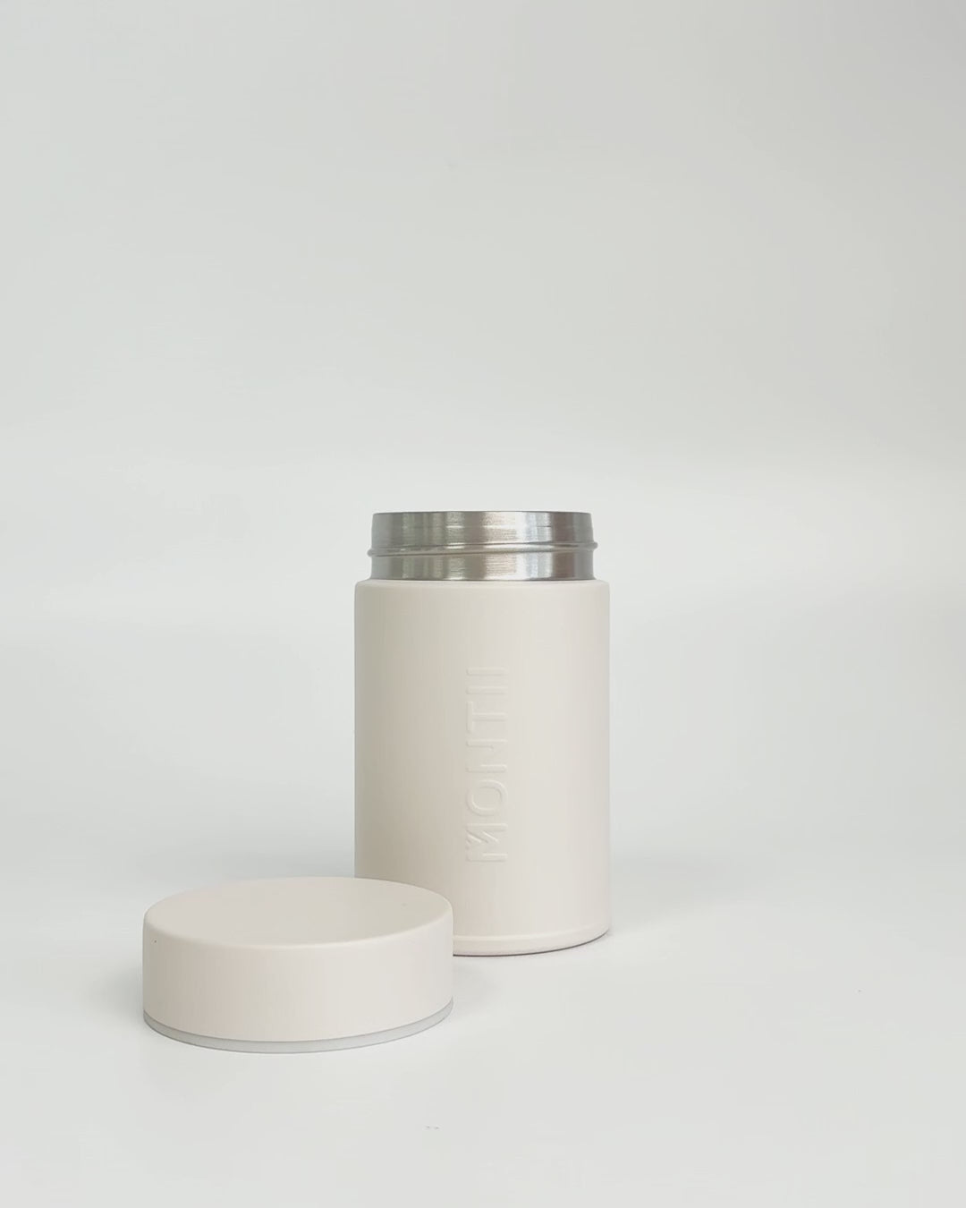 Stainless steel insulated thermos interior detail
