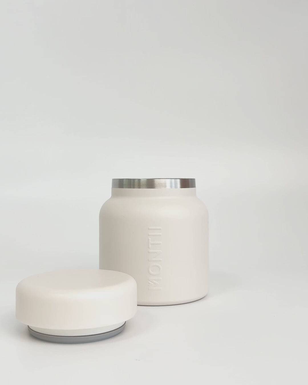 Stainless steel insulated thermos interior detail